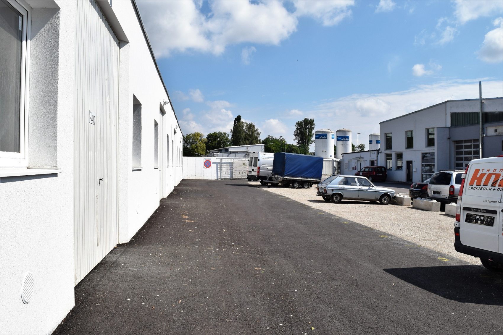 Hallenreihe im Leitner Gewerbepark